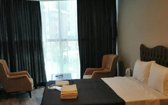 Plus Park Suite & Hotel
