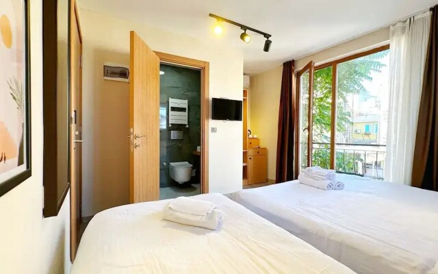 Sultan Pier Hotel