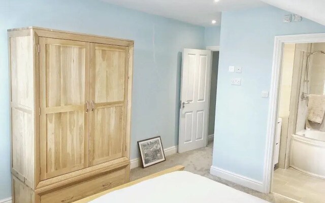 Luxury Rooms with Private Bathrooms