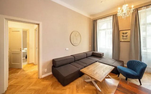 1 Bed Flat - Sleeps 5 - Parking - Wifi