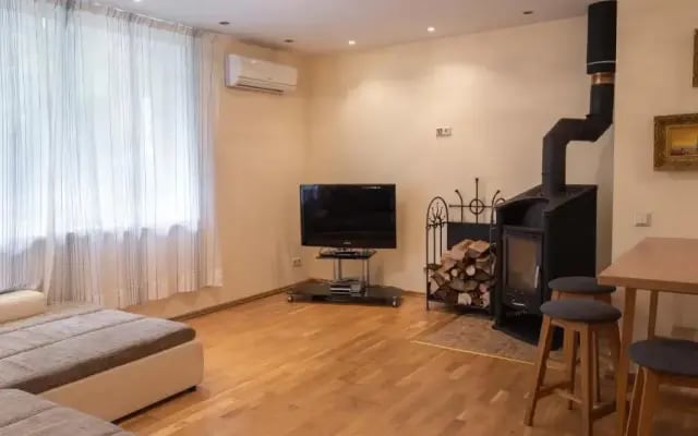 Family-friendly 2 rooms apartment with view to a forest