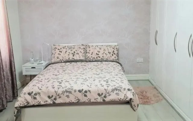 Stunning Room with Large Private Bathroom