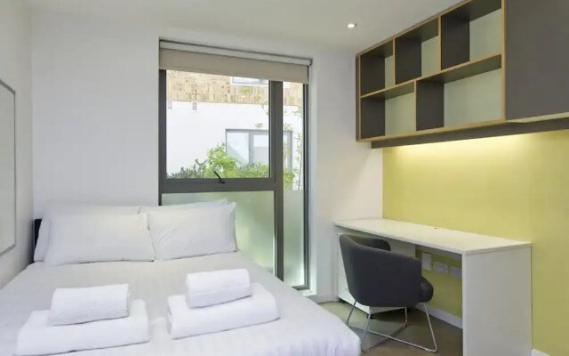 Comfort in Hammersmith Student Studio