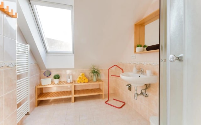 Jane's Charming Apartment