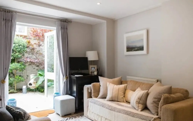 Gorgeous 2 Bed Fulham Flat With Garden