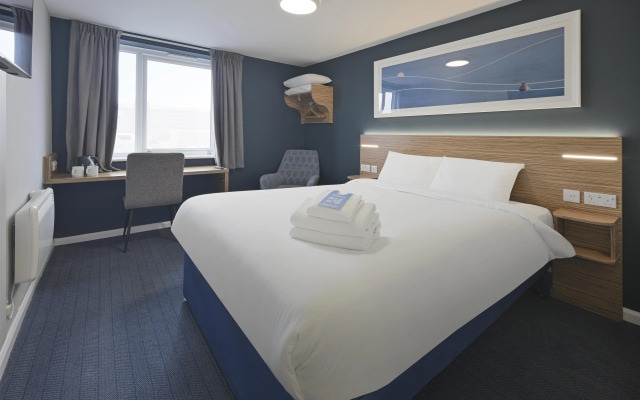 Отель Travelodge Liverpool Central Queens Dock and Arena