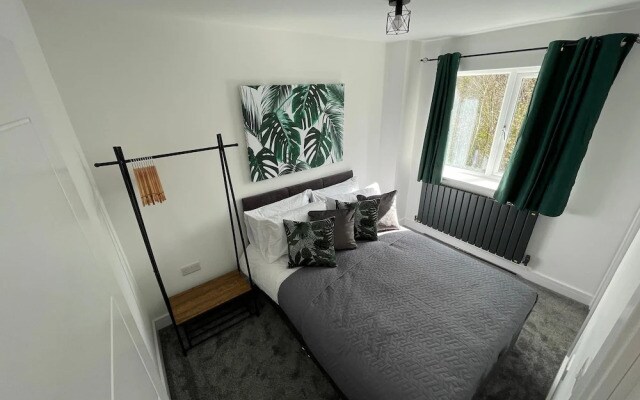 Brand New High Spec House with parking