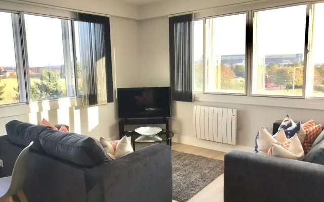 Heathrow Airport Apartments (Peymans)