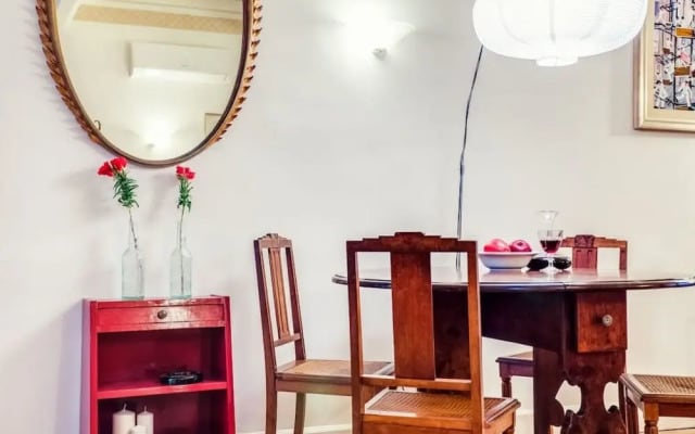 Elegant 1Br Flat in Amazing Central Location!