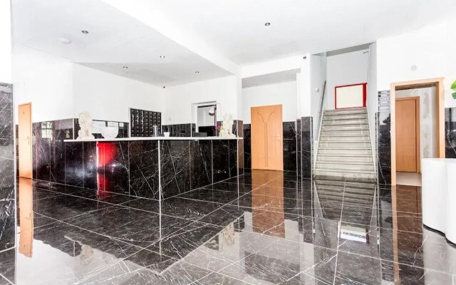 TIF hotel & restaurant