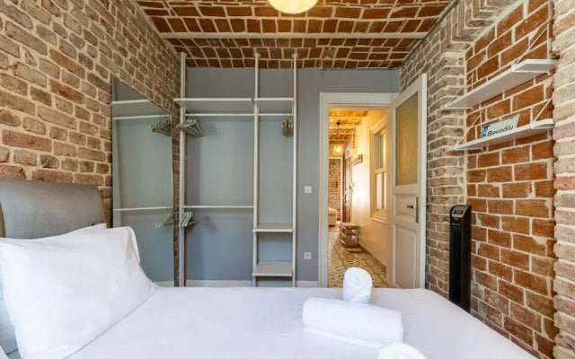Nostalgic Flat Near Galata Tower in Beyoglu