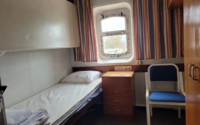 Laivahostel S/S Bore