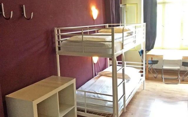 Alcatraz Backpacker Hostel