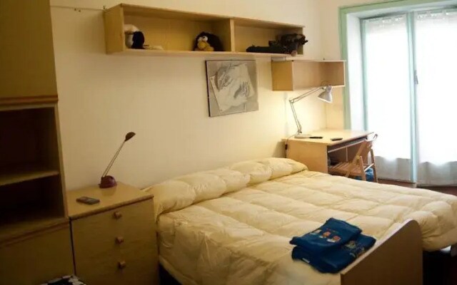 Mira Holiday House