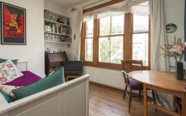 Beautiful Conversion Flat in Stylish Hackney