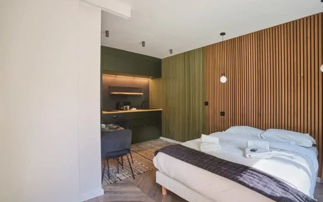 Superb Suite in Neuilly Porte Maillot
