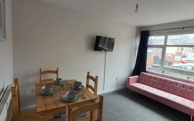 Room in Guest Room - Bright Single Room in Stoke