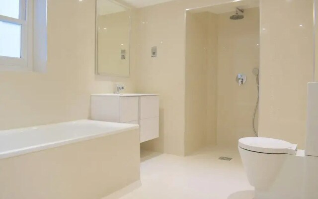 Grand, Luxurious 2 Bed in Angel