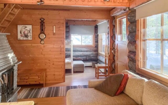 Ylläsrivit c 8 / villa änkyrä
