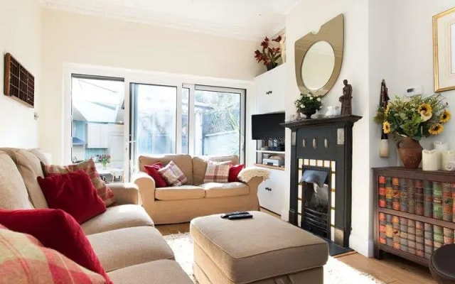 Veeve  Light And Open 2 Bed House Moore Park Road Fulham