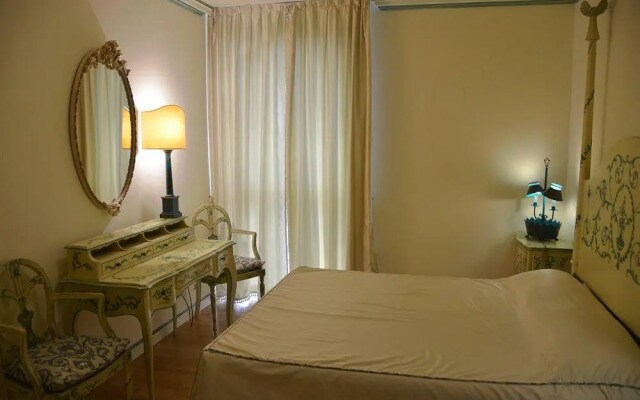 Villa Laguna Apartments