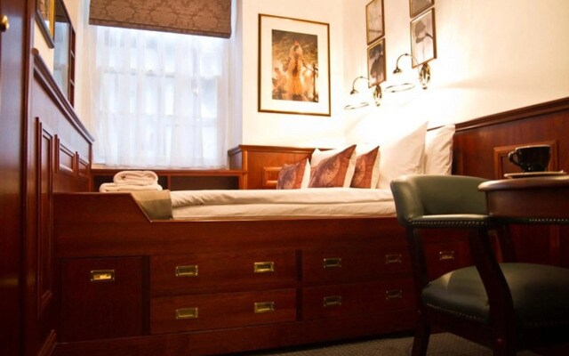 Regency House