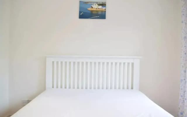 Bright and Spacious 2 Bed House