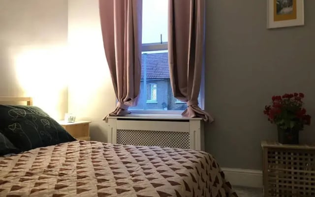 Double bedroom near Heathrow