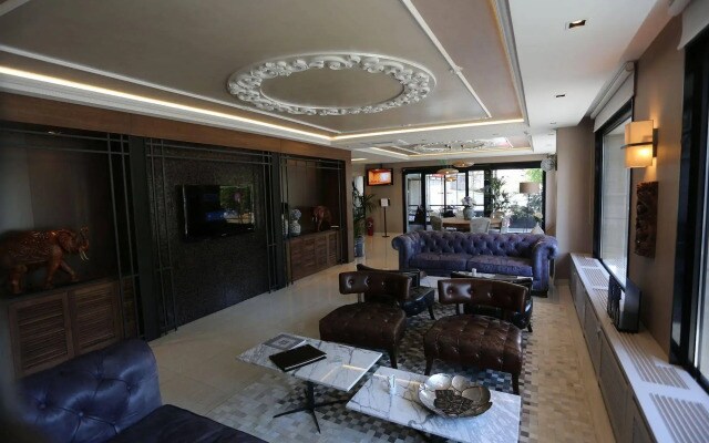 K Suites Hotel