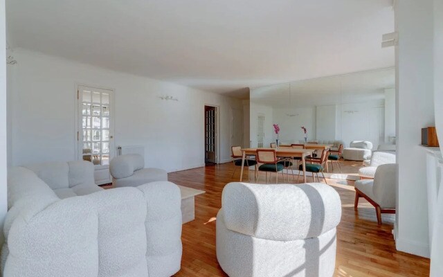 Passy Glow 2BR Home in the 16th Arrondissement