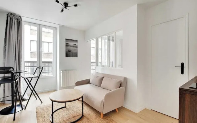 Modern Apartment in Hotel Residence