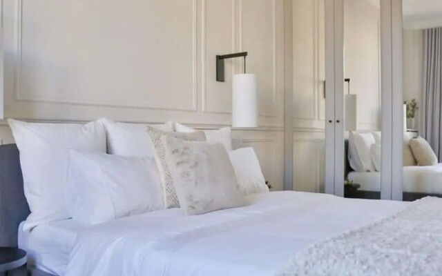 Design Passy Terrace 2 Bedroom Apt With Balcony in Paris