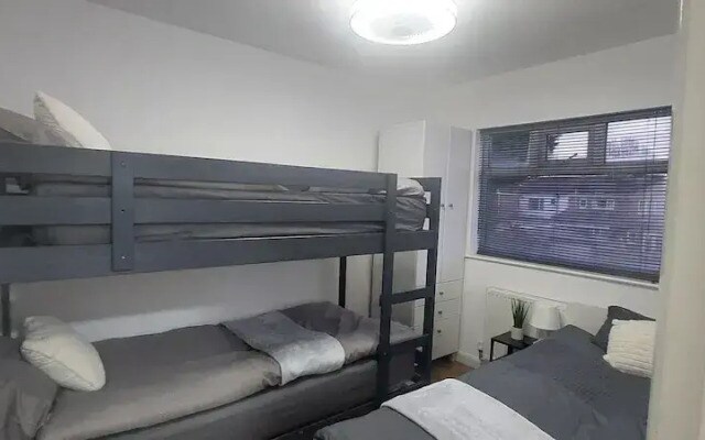 Hull 3bed House-driveway-garden-familyfriendly
