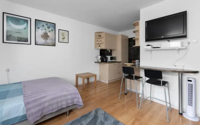 Warsaw Central Apartment Złota