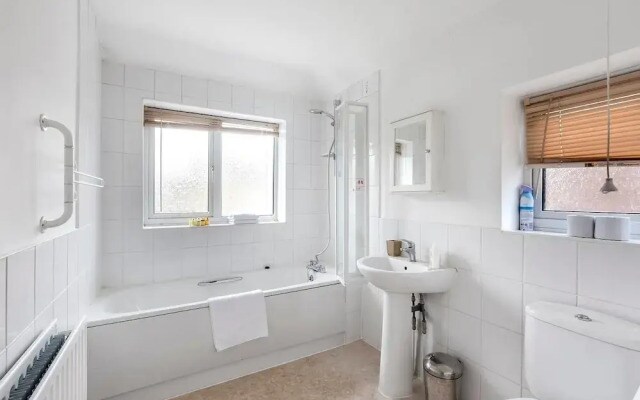 Cozy 1 Bedroom Home Near Central