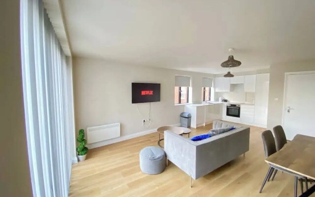 Charming 2-bedroom Apartment in the Heart of Beckenham