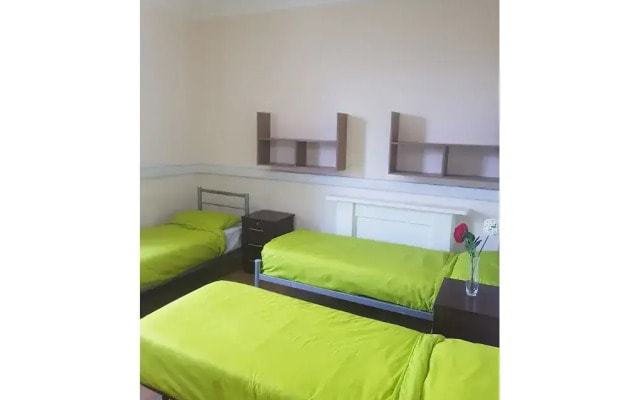 Bowden Court - Hostel