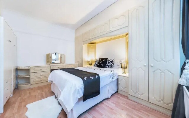 Cosy West End Flat min From Selfridges & Oxford st