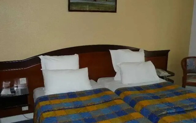 Air Plus Hotel