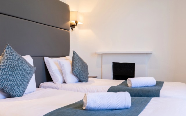 The J Hyde Park Hotel