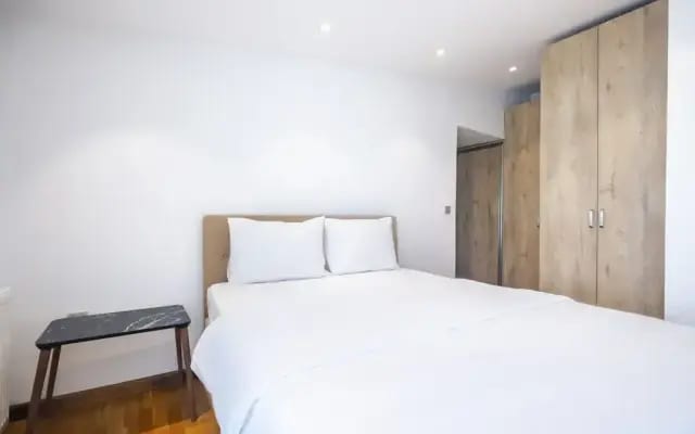 Chic Flat Near Public Transportation in Goztepe