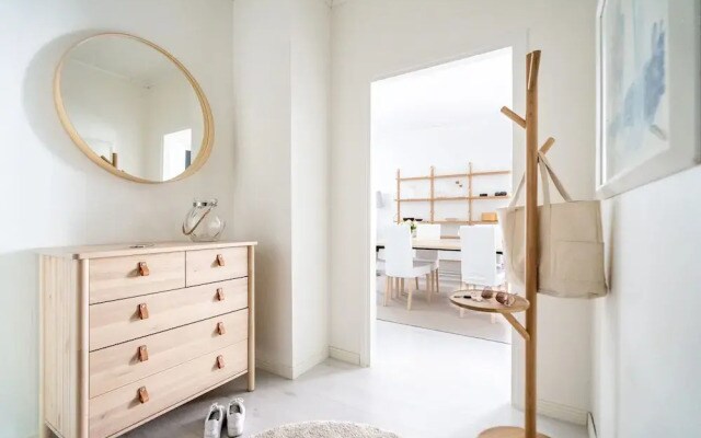 Luminous 1br next to Puu-Vallilla