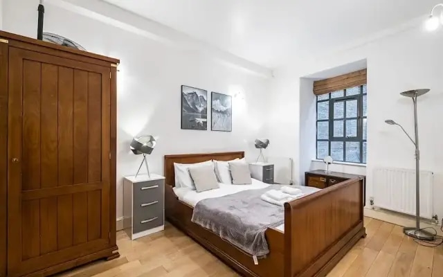 Shelton Apartment, London