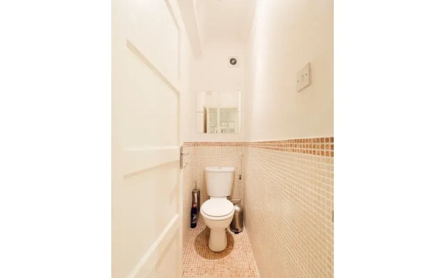 Bright and Spacious Flat in London - Sleeps 4