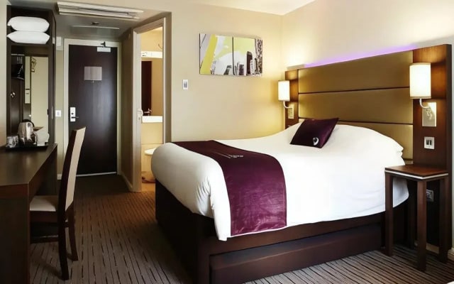 Premier Inn Manchester - Denton