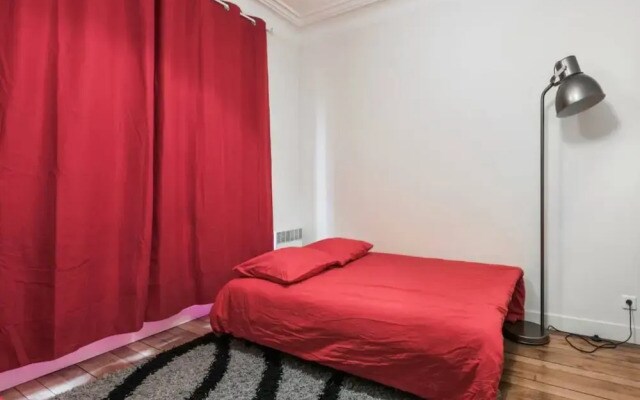1 Bedroom Flat Near The Eiffel Tower