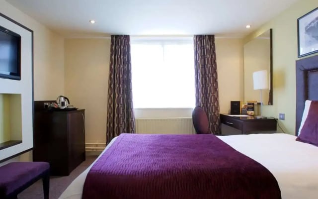Manchester Airport Stanley Hotel by Belvilla