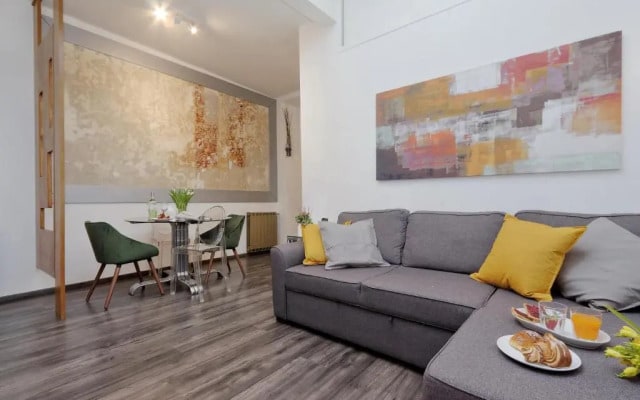Urbana Apartment