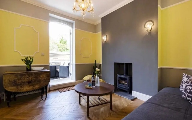Stylish Hyde Park Gem
