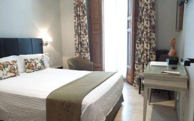 Hotel Moderno Puerta del Sol